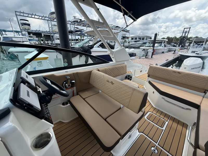 Slide: The Image of Sea Ray SDX 250 Outboard 2026 - 13