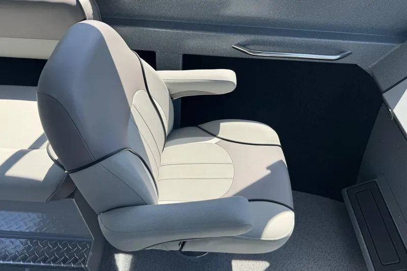 Slide: The Image of Captain's chair in 2027 KingFisher 2025 Escape HT boat, featuring sleek design and comfort. - 30
