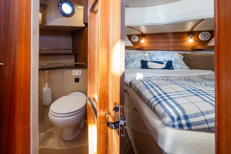 Slide: The Image of Master Stateroom & Head - 9