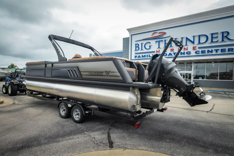 Slide: The Image of 2026 Viaggio Diamante UWA 26 pontoon boat at Big Thunder Marine dealership. - 12