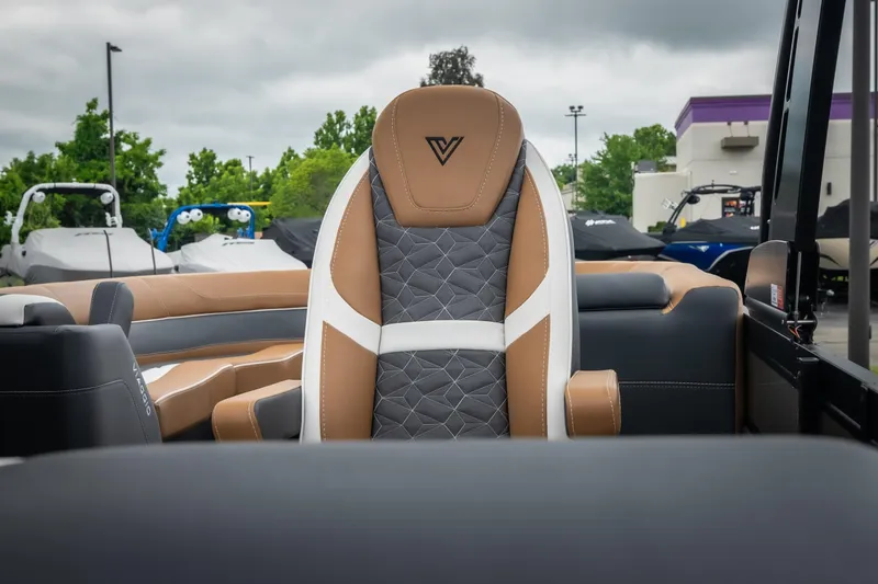 Slide: The Image of Luxurious Viaggio Diamante UWA 26 boat seat, 2026 model, with elegant design and stitching. - 24