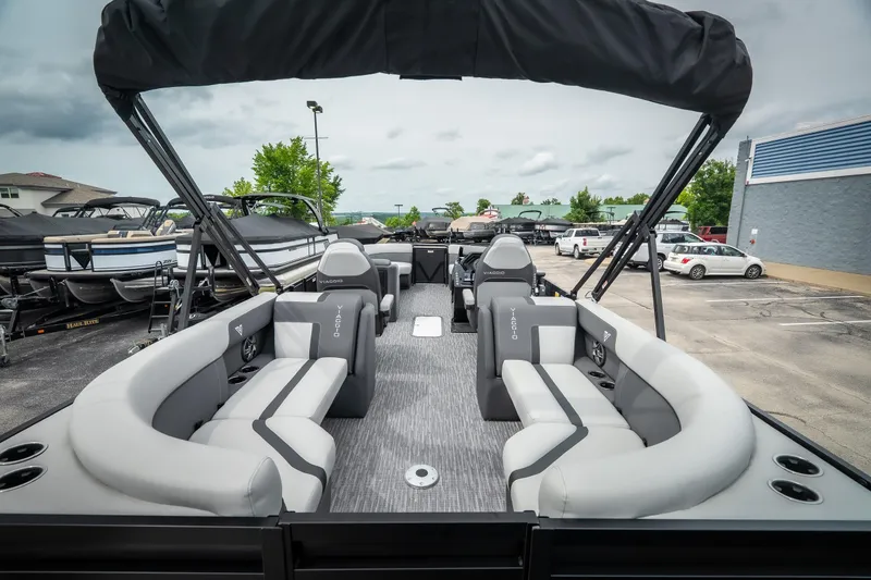 Slide: The Image of 2026 Viaggio Lago X-U 24 pontoon boat with spacious seating and modern design. - 32