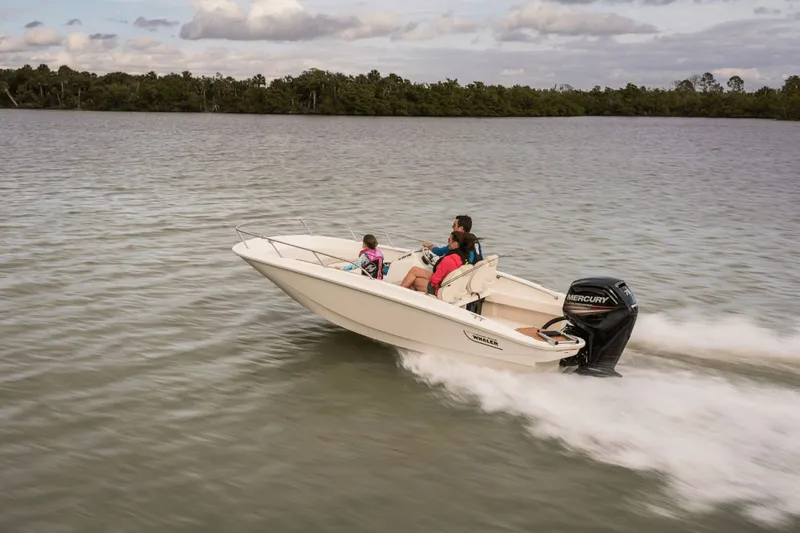 Slide: The Image of Boston Whaler 160 Super Sport 2027 - 16