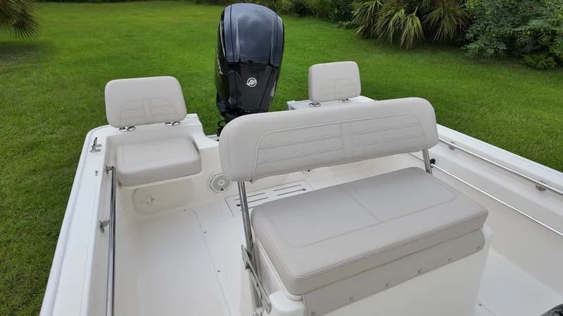 Slide: The Image of Boston Whaler 170 Montauk 2027 - 7