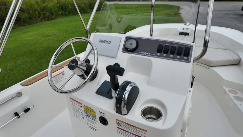 Slide: The Image of Boston Whaler 170 Montauk 2027 - 8