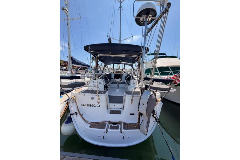 Slide: The Image of Hunter 45 Deck Salon 2008 sailboat docked in San Diego marina. - 10
