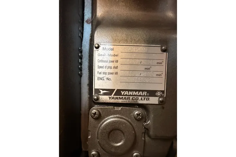 Slide: The Image of Yanmar engine plate on 2008 Hunter 45 Deck Salon, model 4JH4-TE, specifications visible. - 113