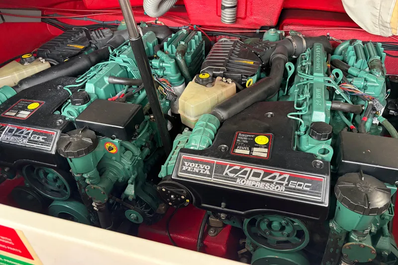 Slide: The Image of Engine compartment of a 2000 Sunseeker Superhawk 34 with Volvo Penta KAD44 EDC engines. - 33