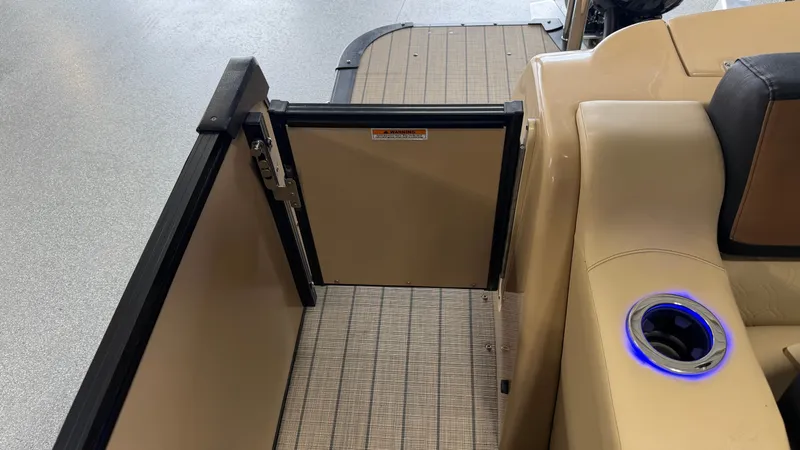Slide: The Image of Tahoe 2585RJ 2021 - 70