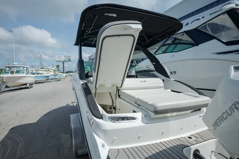 Slide: The Image of Sea Ray SLX 260 Outboard 2027 - 29