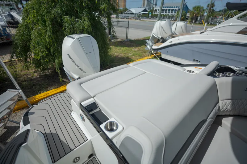 Slide: The Image of Sea Ray SLX 260 Outboard 2027 - 26