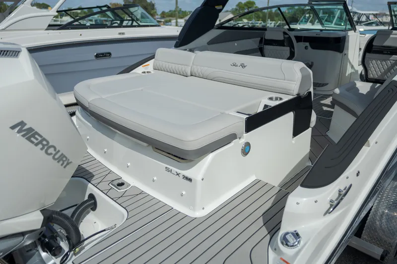 Slide: The Image of Sea Ray SLX 260 Outboard 2027 - 27