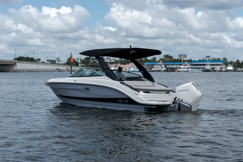 Slide: The Image of Sea Ray SLX 260 Outboard 2027 - 1