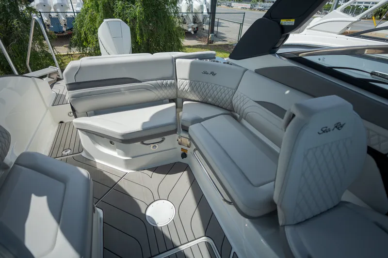 Slide: The Image of Sea Ray SLX 260 Outboard 2027 - 23