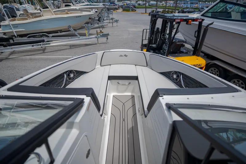 Slide: The Image of Sea Ray SPX 210 Outboard 2027 - 8