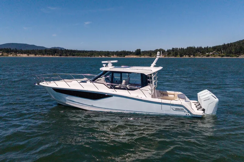 The Image of Boston Whaler 405 Conquest 2023 - undefined
