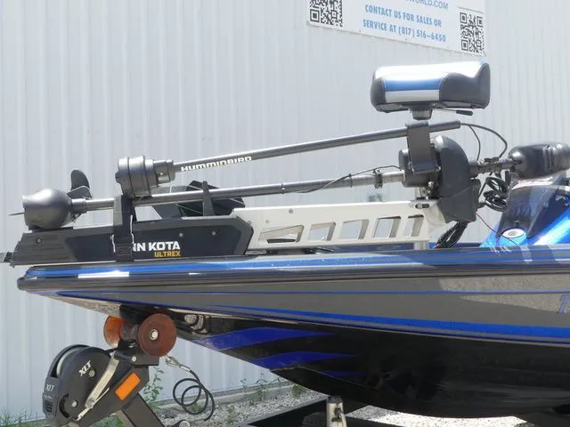 Slide: The Image of Phoenix Bass Boat 721 ProXP 2020 - 14