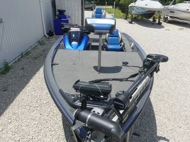 Slide: The Image of Phoenix Bass Boat 721 ProXP 2020 - 19