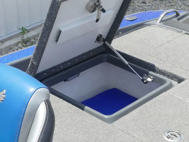 Slide: The Image of Phoenix Bass Boat 721 ProXP 2020 - 29