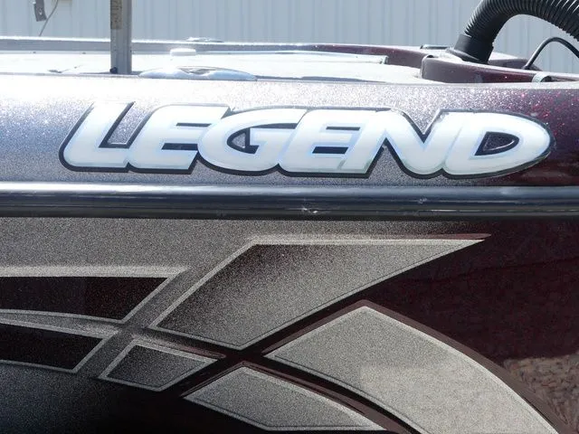 Slide: The Image of Legend Alpha 211R 2017 - 22