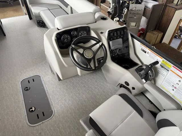 Slide: The Image of Princecraft VECTRA 23 RL III 2026 - 7