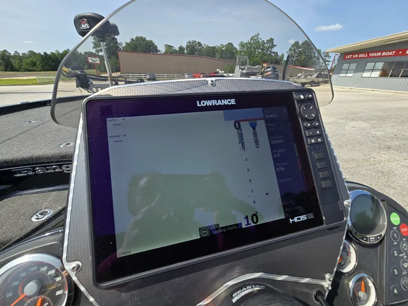 Slide: The Image of A Lowrance fish finder on a 2018 Ranger Z521 Comanche boat. - 16