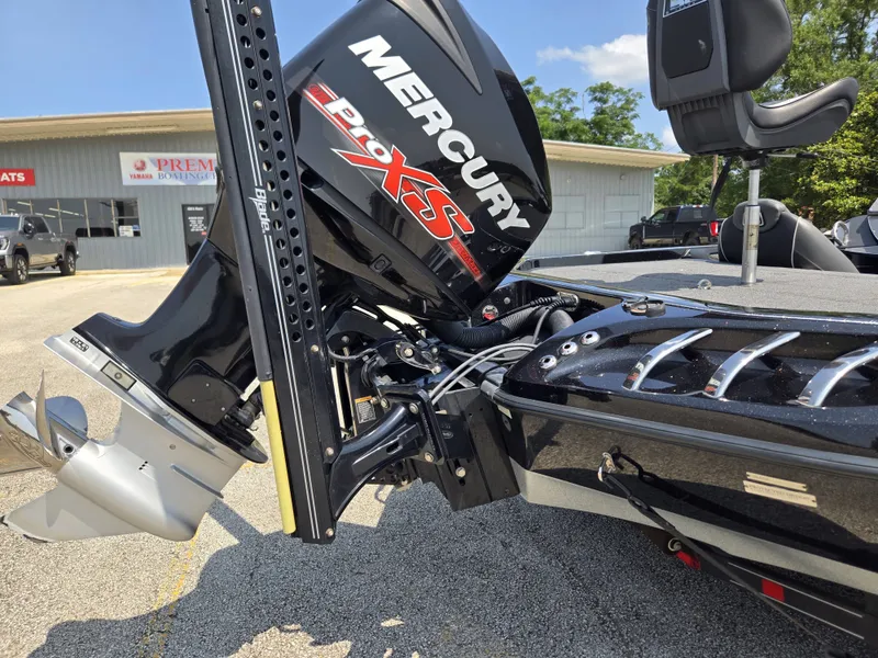 Slide: The Image of A Mercury Pro XS outboard motor on a Ranger Z521 Comanche boat. - 7