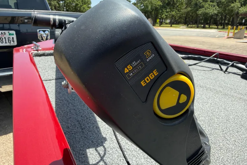 Slide: The Image of 2019 Tracker Pro 160 boat with Edge trolling motor, 45 lbs thrust, 5-speed control. - 20