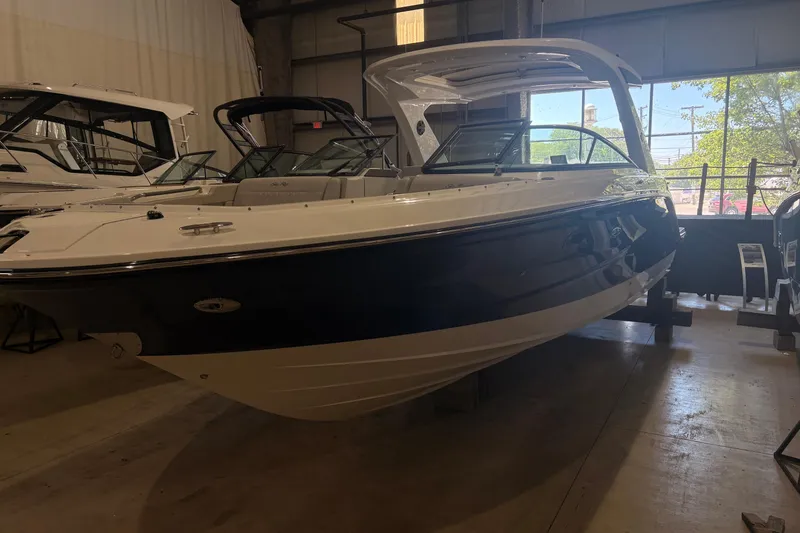 The Image of Sea Ray SLX 310 Outboard 2026 - undefined