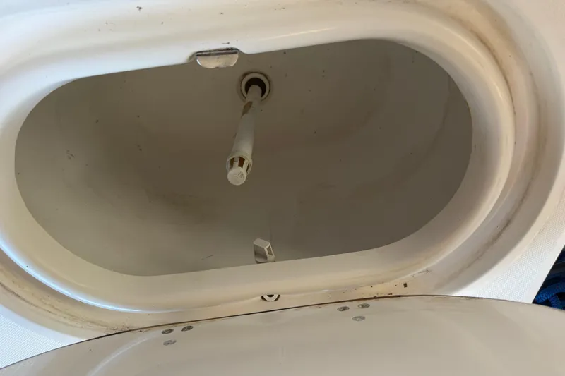 Slide: The Image of Livewell compartment of a 2004 Boston Whaler 220 Dauntless boat. - 7