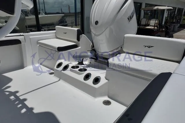 Slide: The Image of Tidewater 198 CC Adventure 2027 - 10