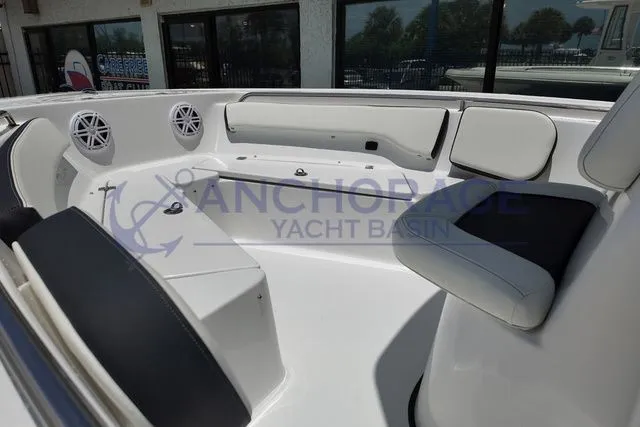 Slide: The Image of Tidewater 198 CC Adventure 2027 - 4