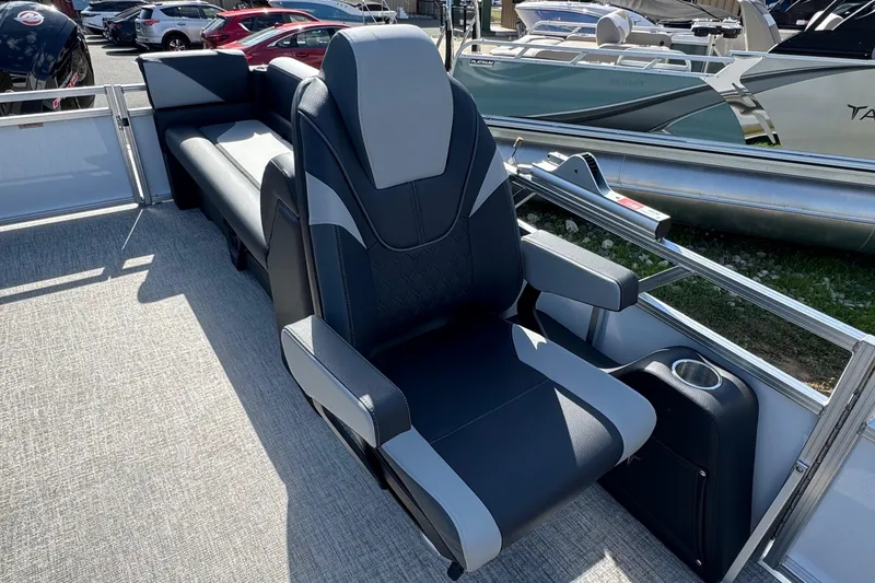 Slide: The Image of 2026 Tahoe Pontoon Sport 85 Quad Lounger 23 with luxurious seating and modern design. - 10