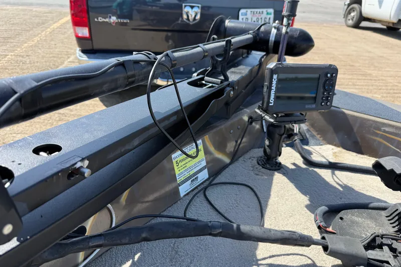 Slide: The Image of SeaArk Stealth 190 boat dashboard with Lowrance fish finder, 2010 model. - 20