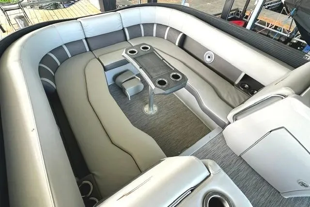 Slide: The Image of Luxurious seating area on a 2021 Bennington L Bowrider 25 Quad Bench boat. - 6