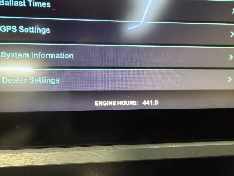 Slide: The Image of Screen displaying menu options and engine hours reading of 441.0. - 22