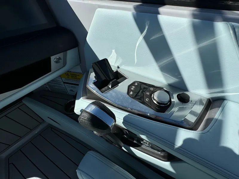 Slide: The Image of Nautique Super Air Nautique G23 2025 - 38