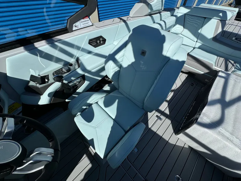 Slide: The Image of Nautique Super Air Nautique G23 2025 - 32