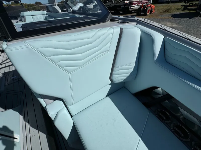 Slide: The Image of Nautique Super Air Nautique G23 2025 - 18