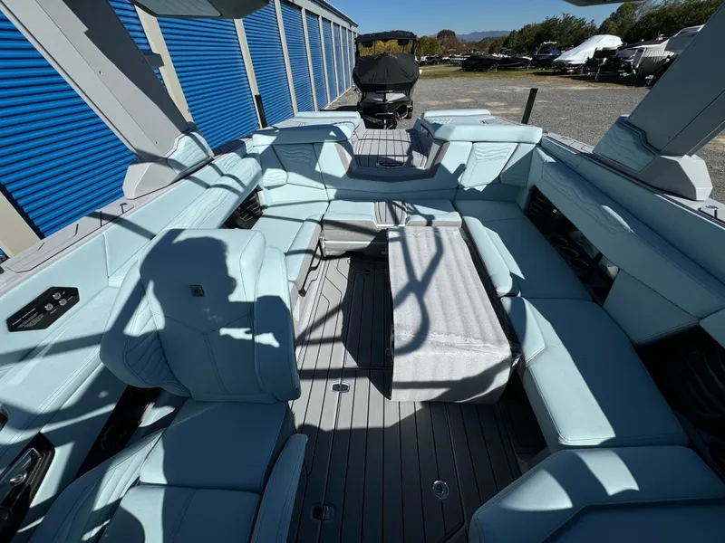 Slide: The Image of Nautique Super Air Nautique G23 2025 - 27