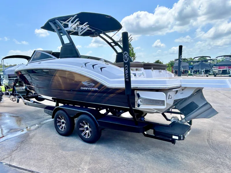Slide: The Image of Chaparral 23 Surf 2018 - 10