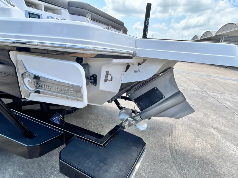 Slide: The Image of Chaparral 23 Surf 2018 - 16
