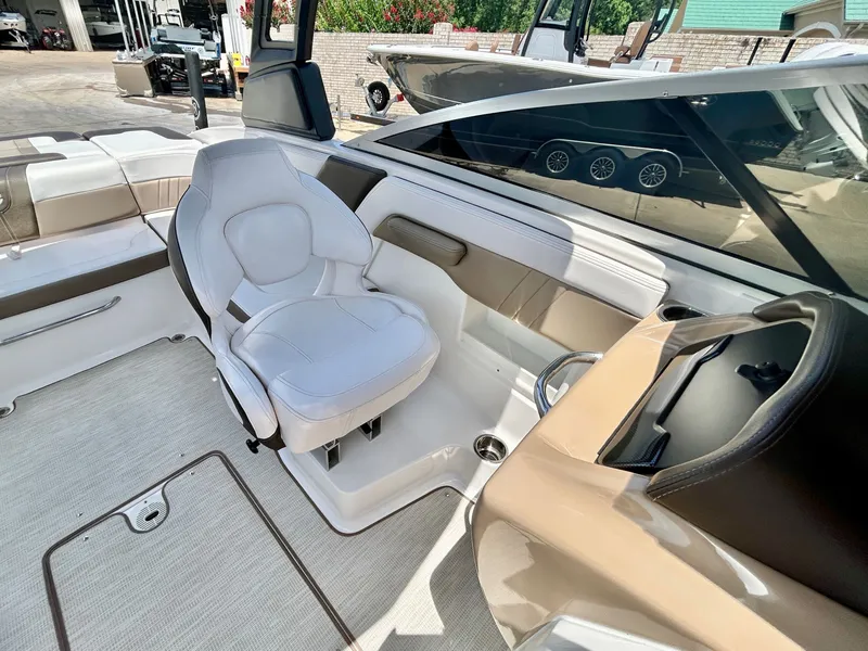 Slide: The Image of Chaparral 23 Surf 2018 - 35