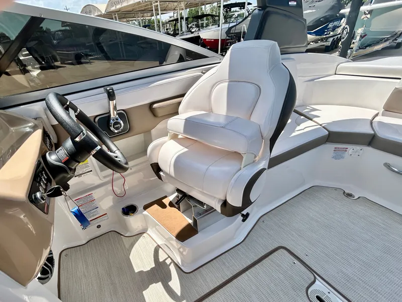 Slide: The Image of Chaparral 23 Surf 2018 - 38