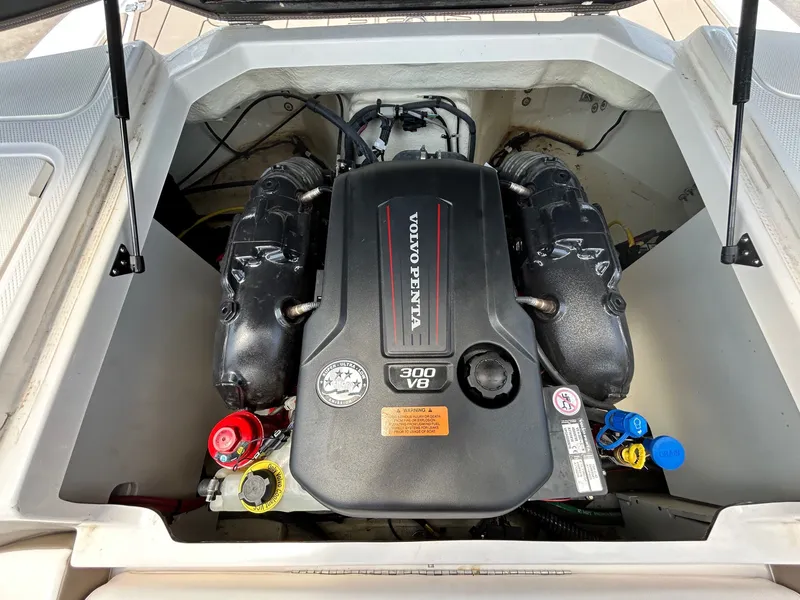 Slide: The Image of Chaparral 23 Surf 2018 - 70
