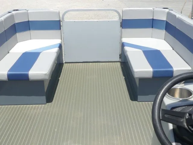 Slide: The Image of LAKER PONTOONS 714 2024 - 20