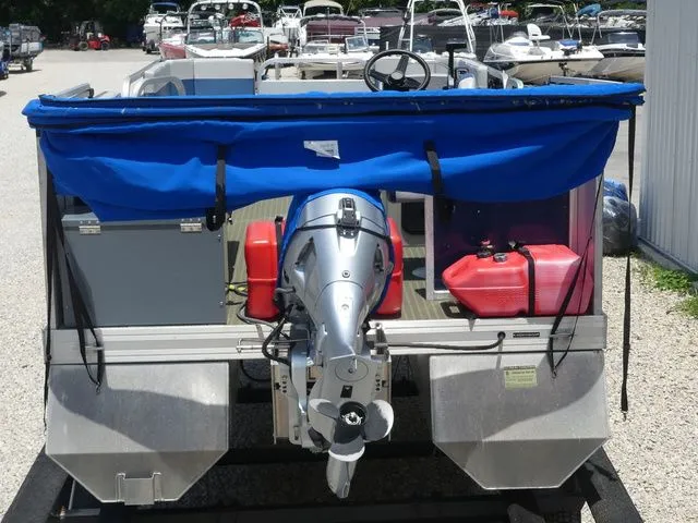 Slide: The Image of LAKER PONTOONS 714 2024 - 6