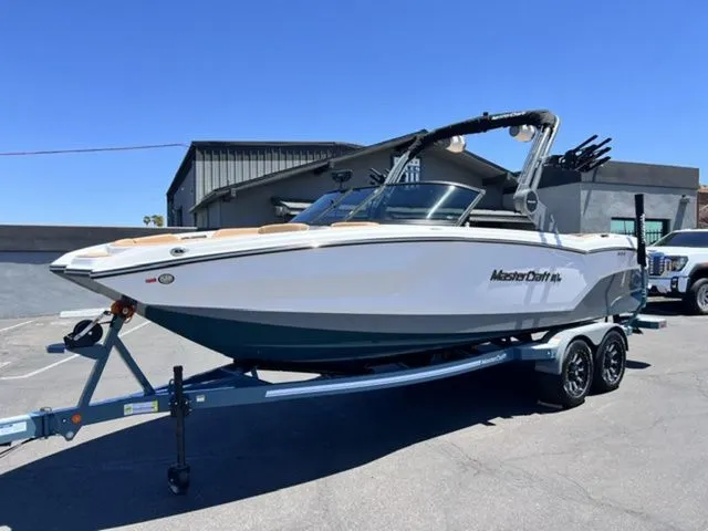 Slide: The Image of MasterCraft NXT24 2026 - 2