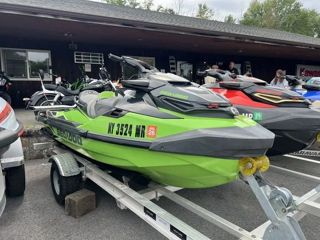 The Image of Sea-Doo RXT-X 300 IBR & Sound System California Green An 2020 - 1