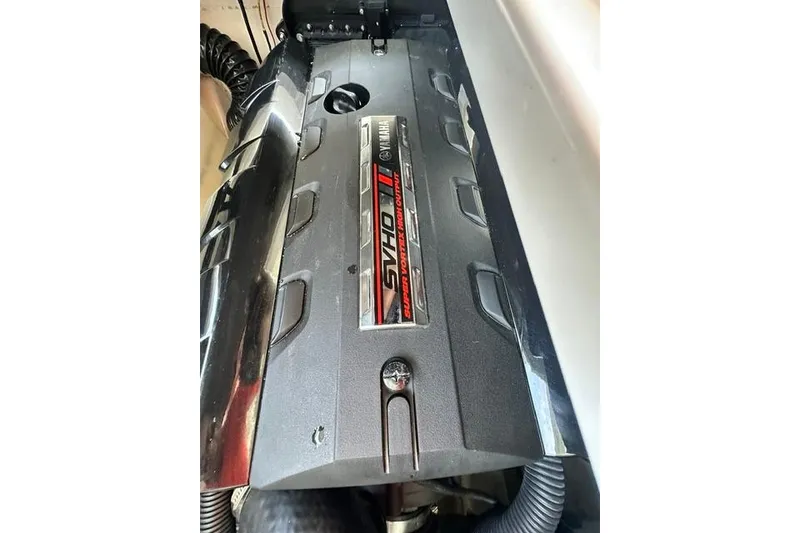 Slide: The Image of Engine of 2021 Yamaha Boats 275SD, featuring SVHO technology. - 9